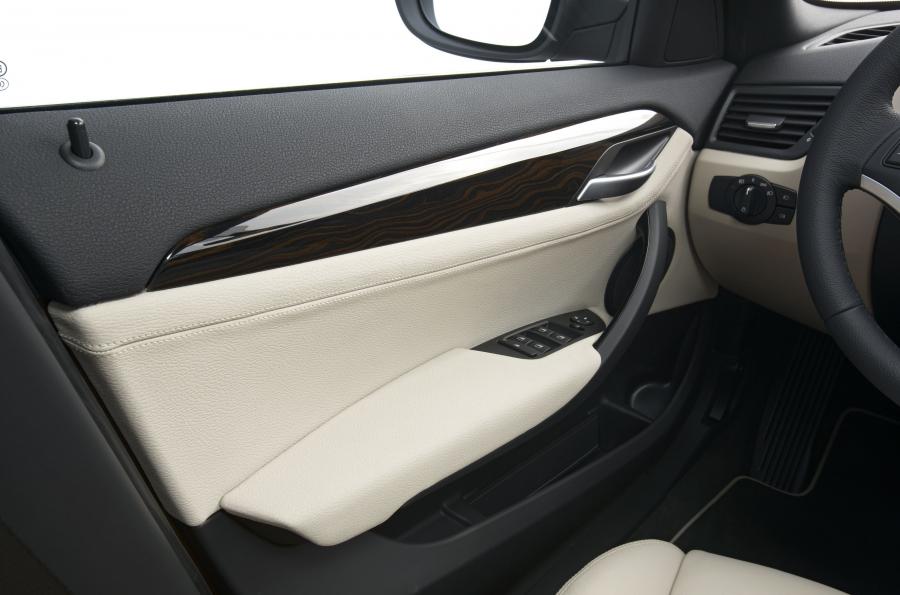  BMW X1 2009 года  (фото 20 из 190)